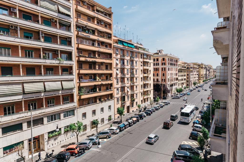 Adriano Augusto Bed & Breakfast Rome Bagian luar foto